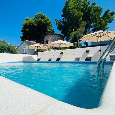 Sea-Views Brazza Apartments With Private Pool Milna  Buitenkant foto