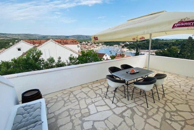 Sea-Views Brazza Apartments With Private Pool Milna  Buitenkant foto