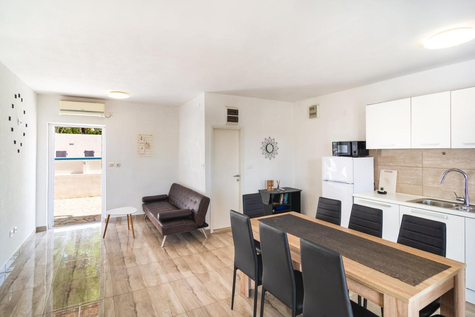 Sea-Views Brazza Apartments With Private Pool Milna  Buitenkant foto