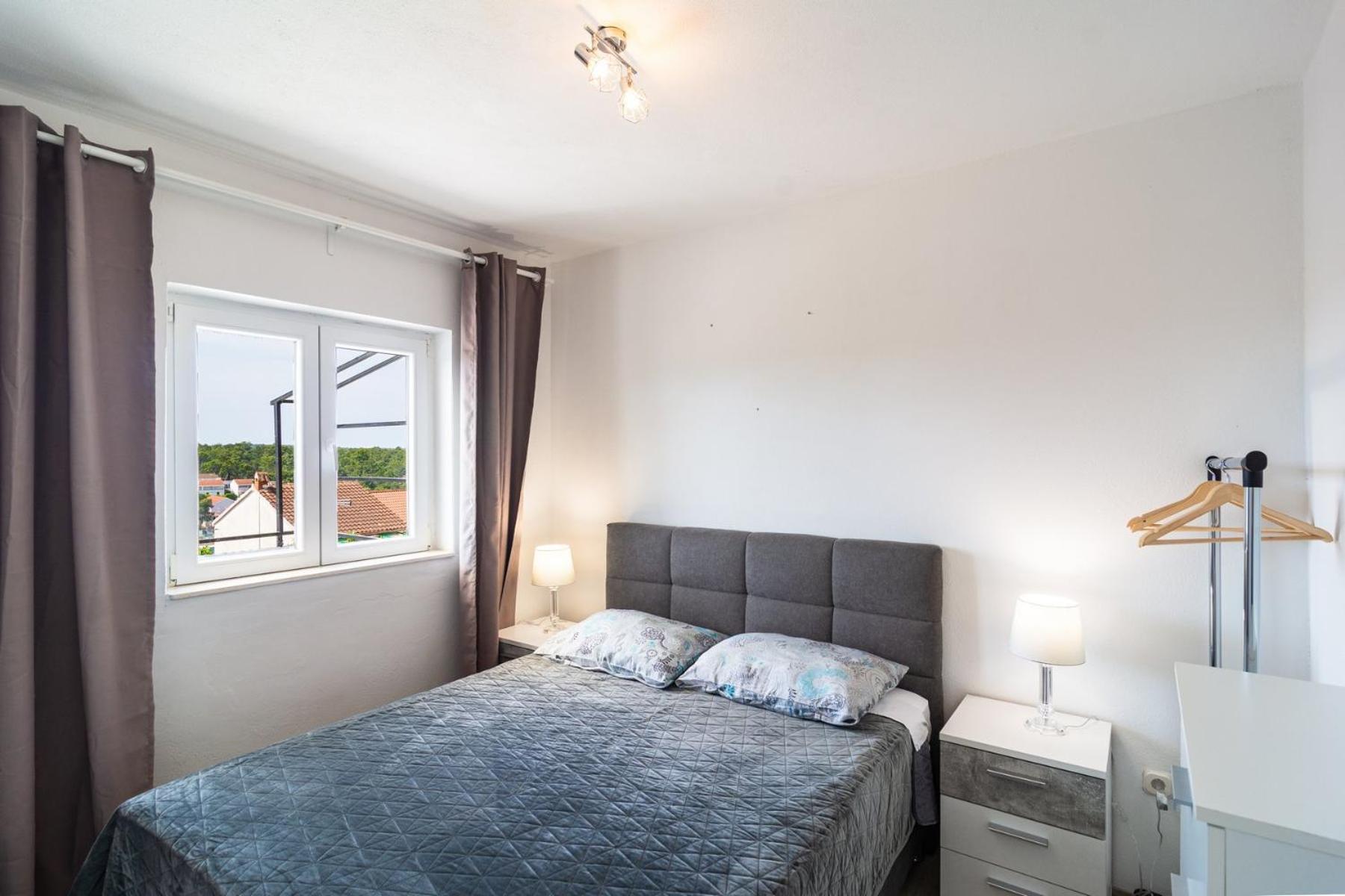 Sea-Views Brazza Apartments With Private Pool Milna  Buitenkant foto