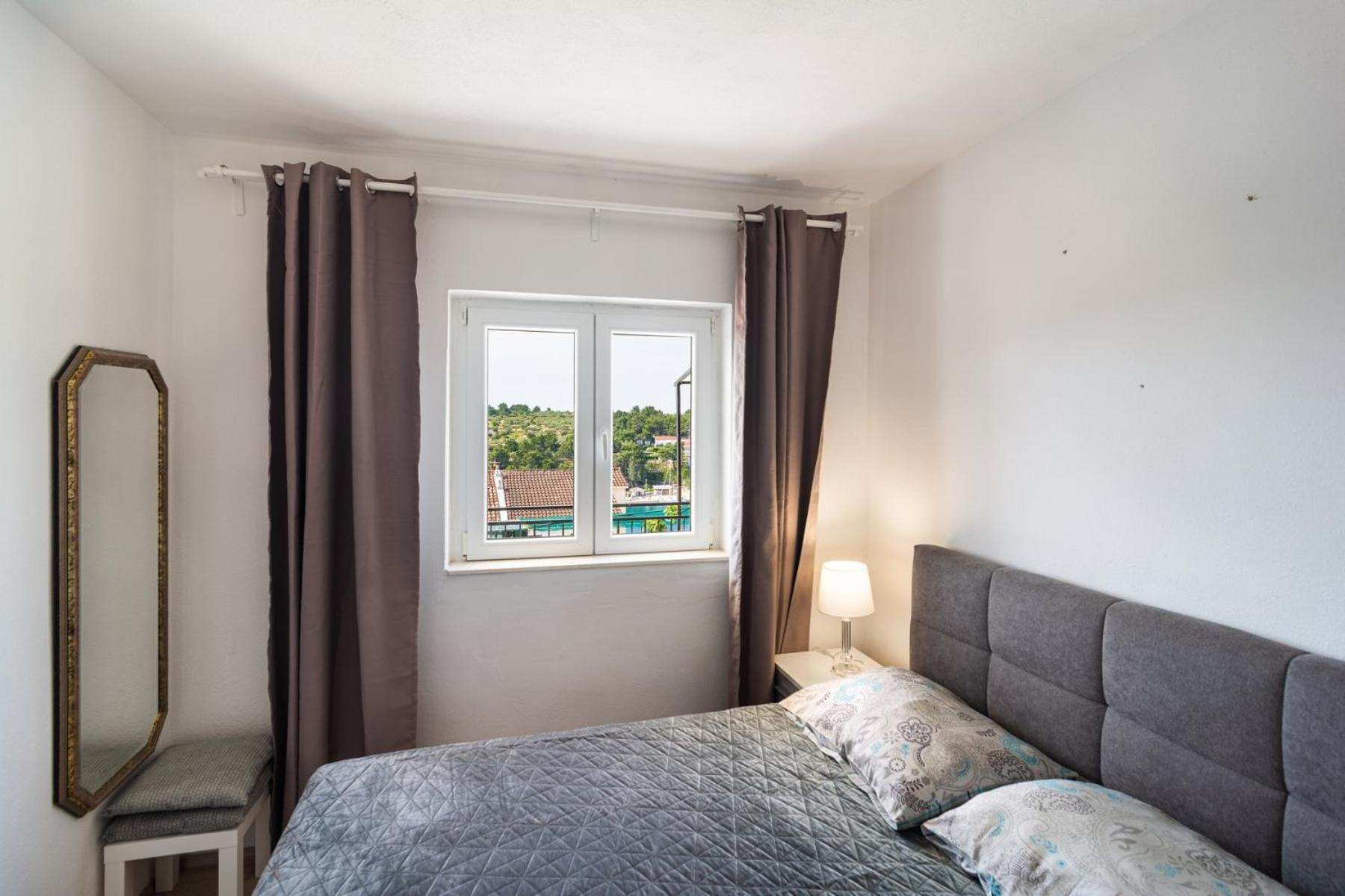 Sea-Views Brazza Apartments With Private Pool Milna  Buitenkant foto